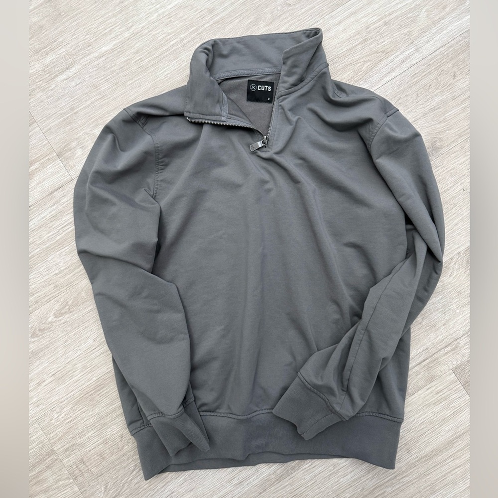 Cuts Clothing Mens Hyperloop Quarter Zip “Wolf” Color - New  Never Worn size M